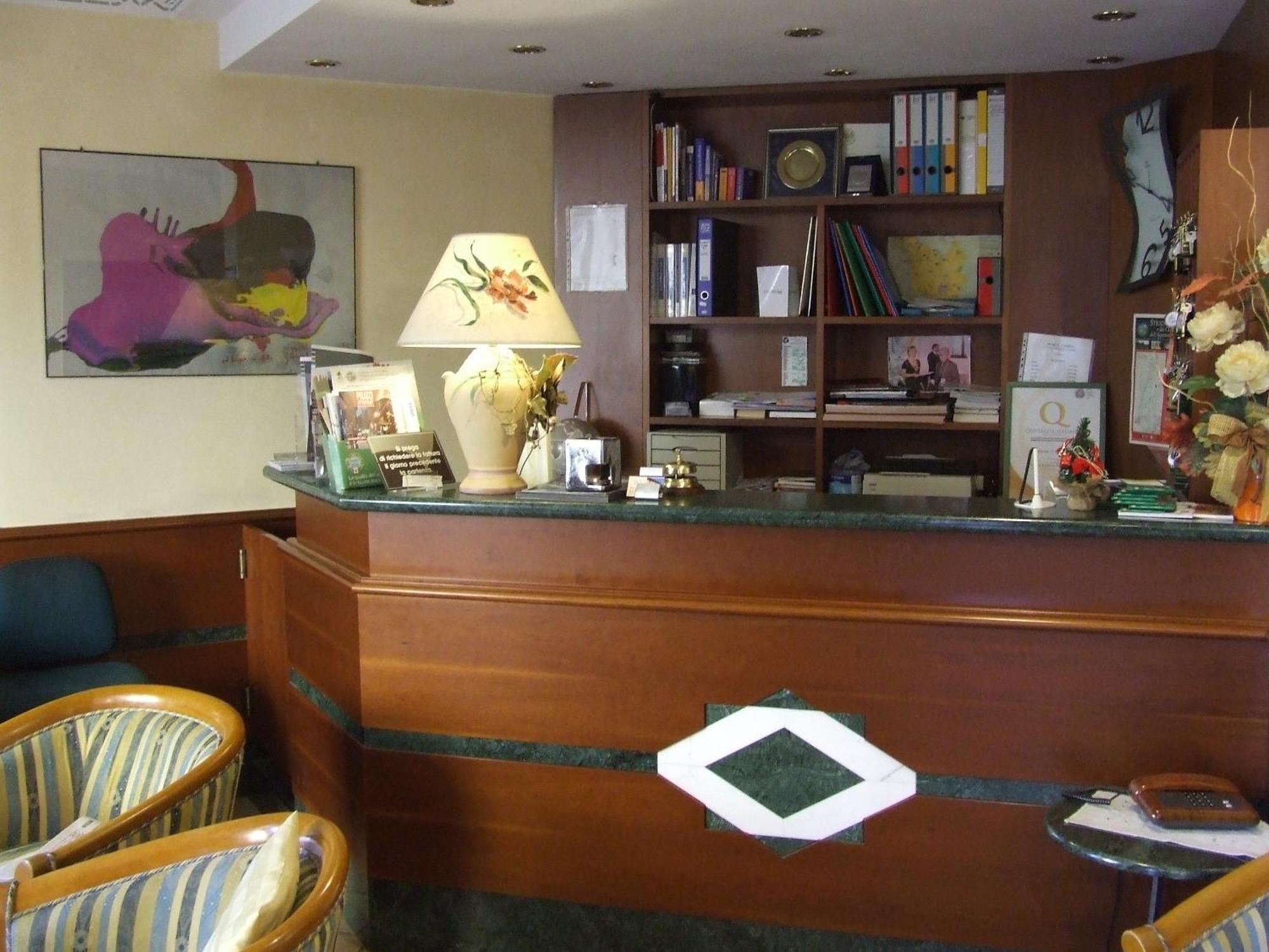 Albergo Il Cochino Montale  Exteriér fotografie