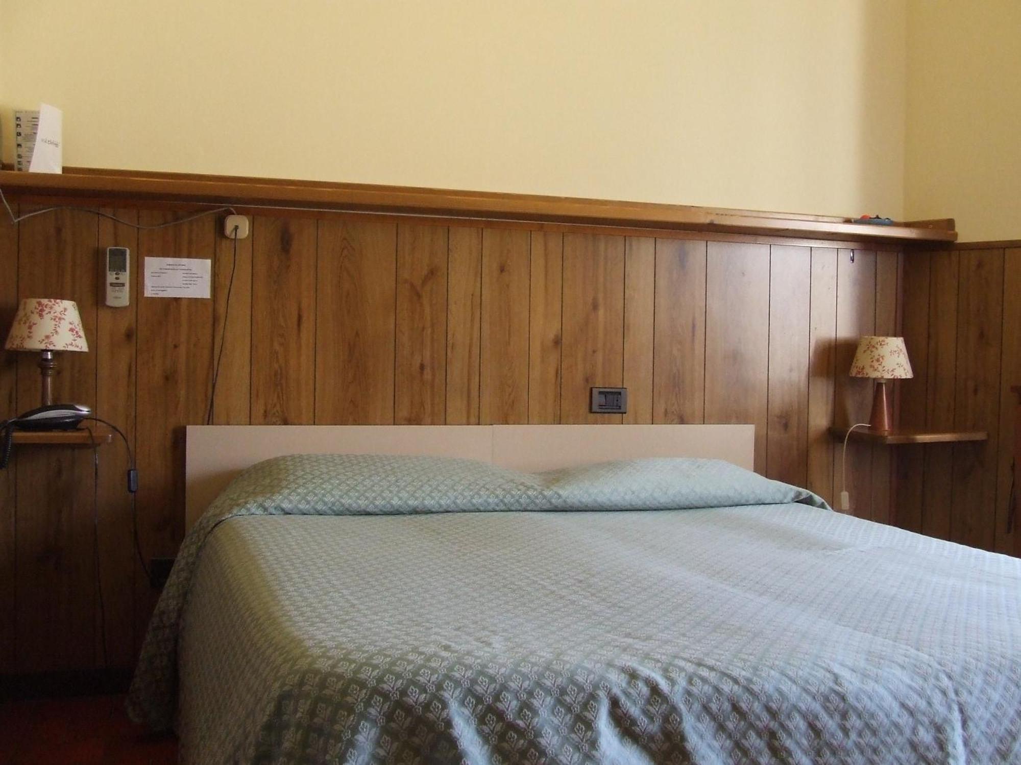 Albergo Il Cochino Montale  Exteriér fotografie